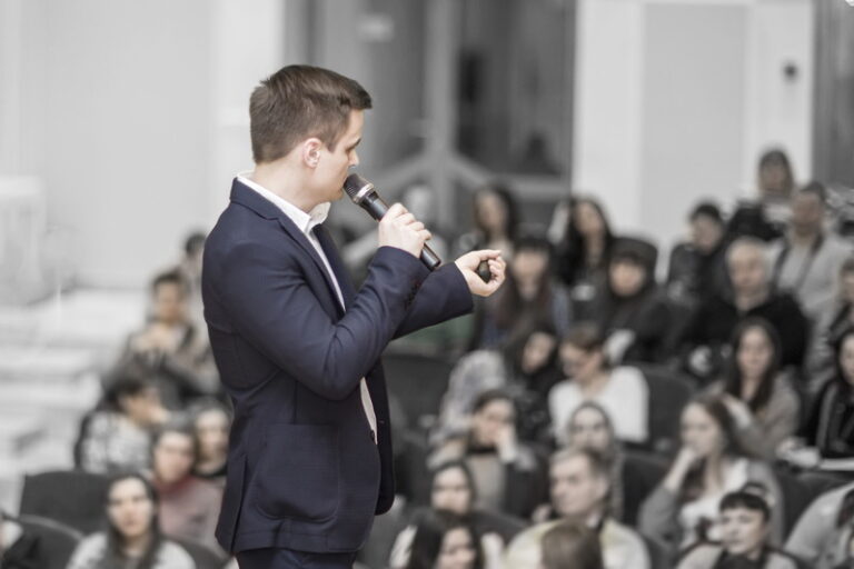 Mastering Public Speaking & Audience Engagement